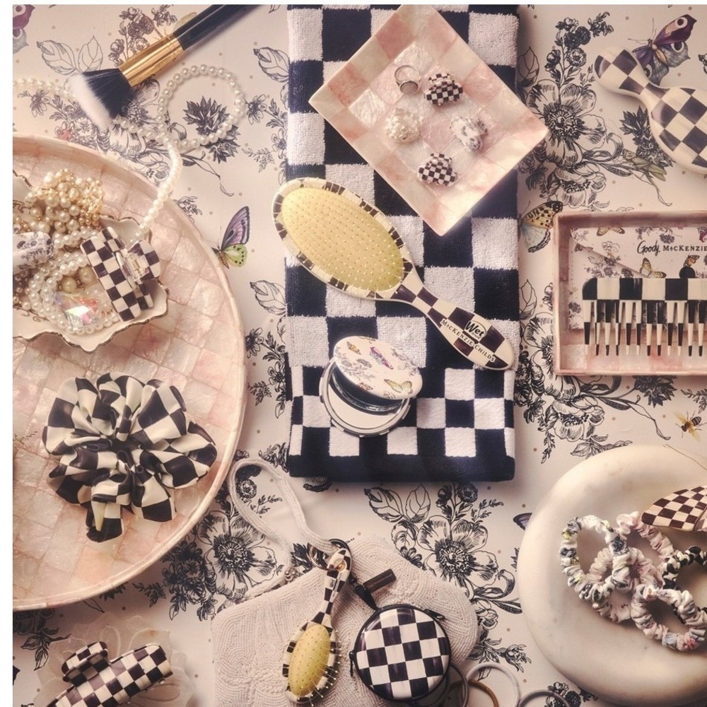 Wet Brush x MacKenzie-Childs Original Detangler Hair Brush Courtly Black Check - Picture 3 of 3